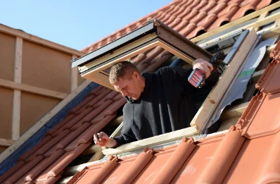 Pose de fenêtres de toit Velux à Boyeux-Saint-Jérôme